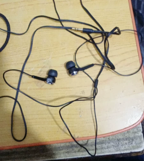 飞利浦原装有线耳机 感兴趣的话点“我想要”...