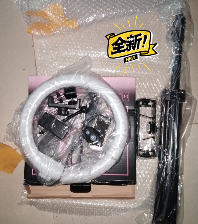 闲置转让,全新未拆封一套2米落地手机直播支...