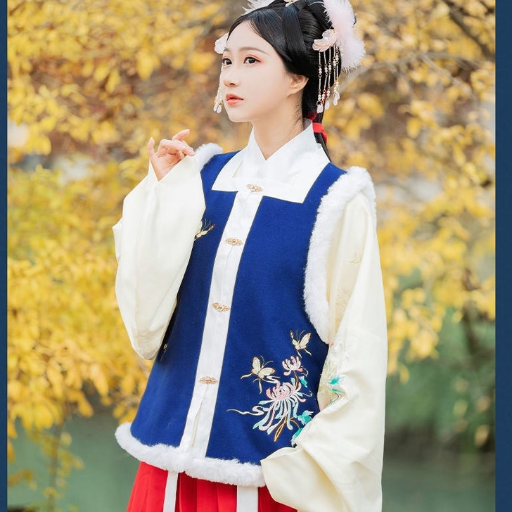 墨子研方领加绒比甲