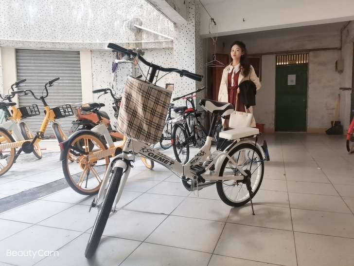 九成新自行车 ，买了电动车所以不想把这个放...