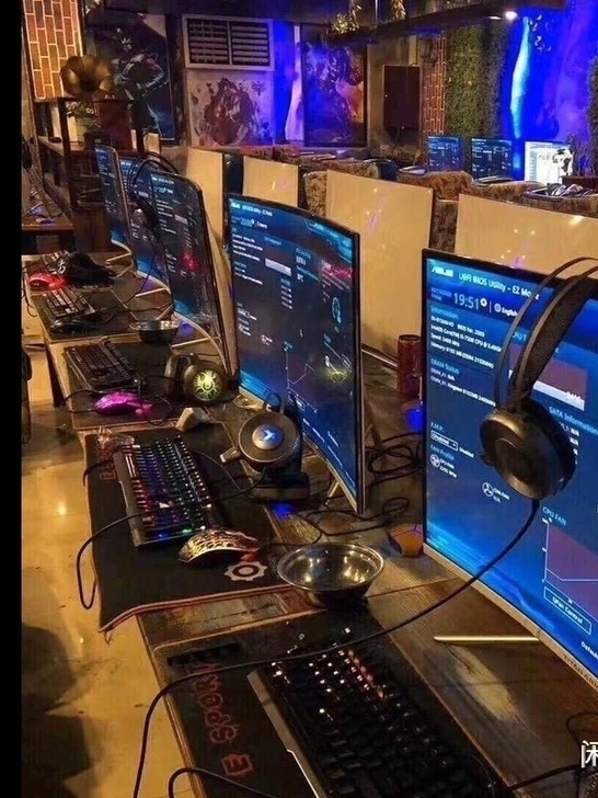 私人网吧 八核电脑全套转让 英特尔 台式机...