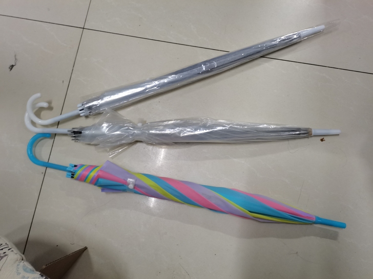 低价出雨伞单买不包邮，三把长柄雨伞半包，三...