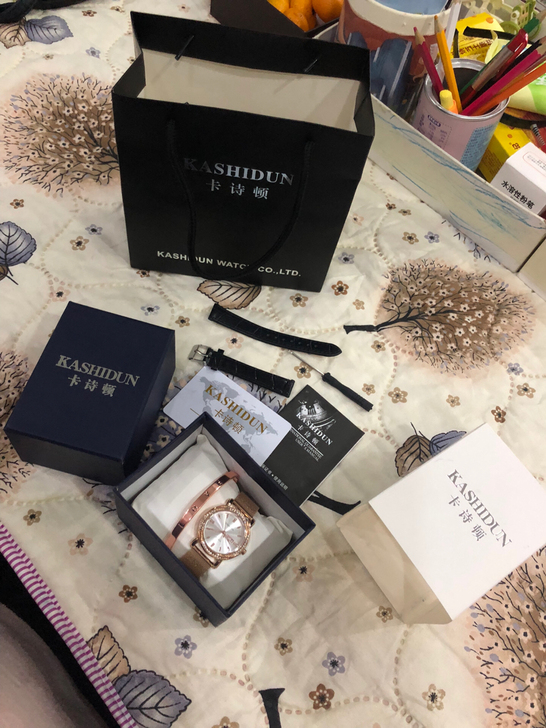 卡诗顿手表，老妹送的。全新，仅仅打开拍照而...