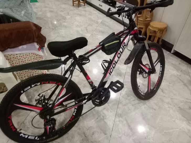 正规渠道购买，购买得半年不到，因为没有地方...