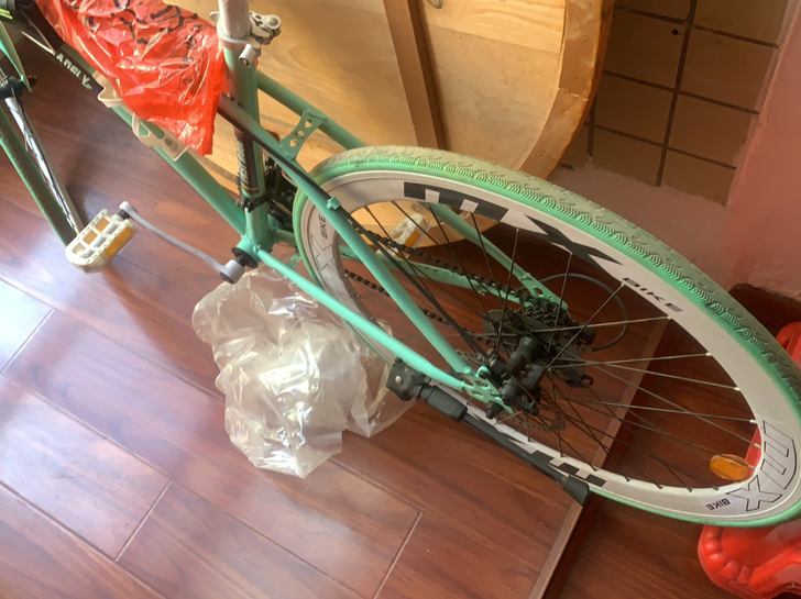 转手原因 没什么时间骑 放在家里有点占地方了