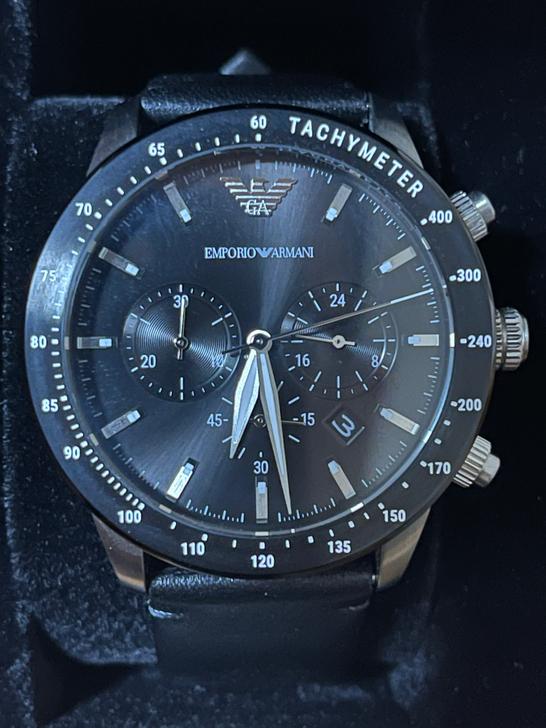 阿玛尼的一块儿手表,八月份入的现在出,带过...