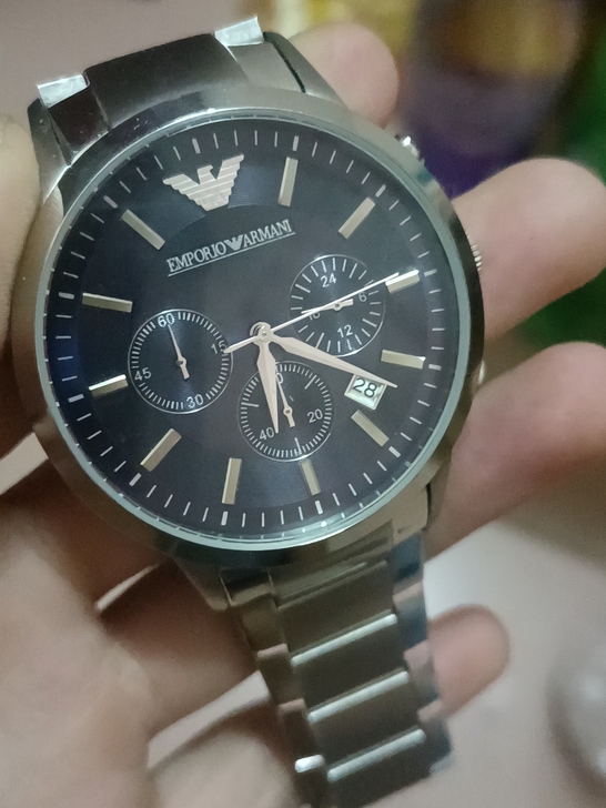 阿玛尼手表，低价转让货物保证让你满意！自提...