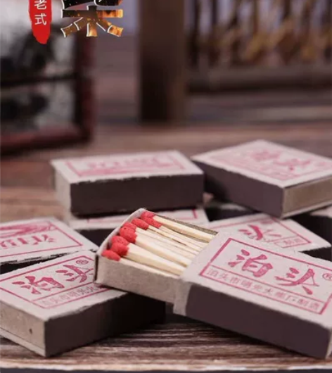 童年回忆,老式火柴一次十盒。有意者私信 感...