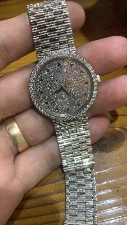 伯爵满钻金表 表径33 94克