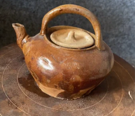 清末民国陶制小茶壶小龙雕刻茶馆休闲场所 感...