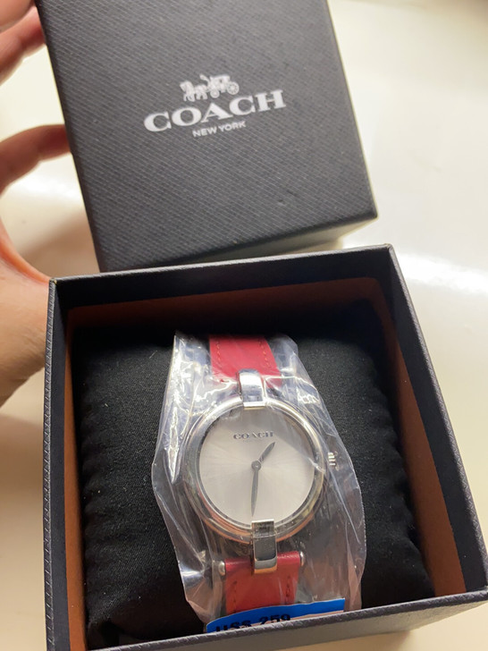 coach红色皮表带手表