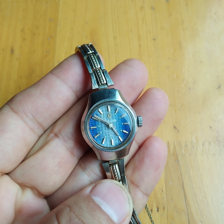 瑞士进口品牌女表，特别精致，全部正常好使，...