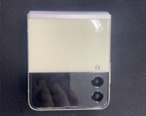 三星小折叠3代  5G. 128内存机器嘎...