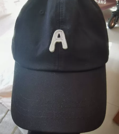 棒球帽,购于实体店,八成新,看细节做工就知...