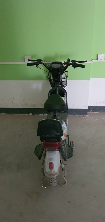 48v电动车，充满电能跑35公里左右。