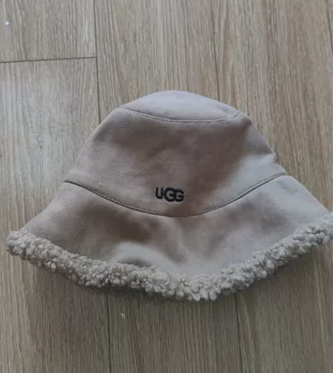 UGG 女士 羊羔绒渔夫帽 卡其色 时尚保...