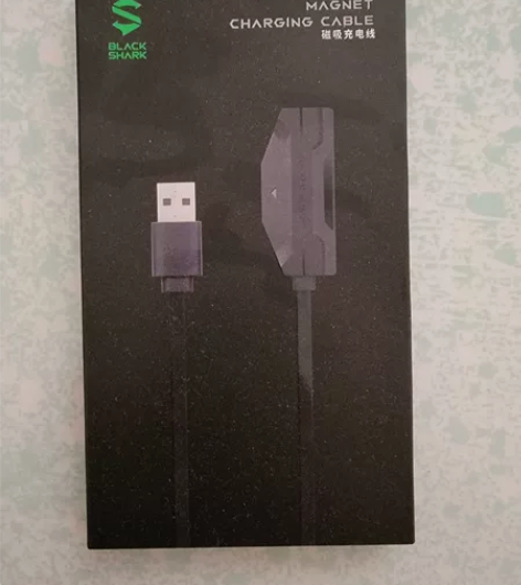 黑鲨无线充电器原装未使用，全新 感兴趣的话...