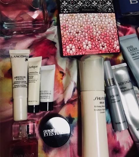 护肤 香水闲置  先展示 稍后挨个详细介绍...