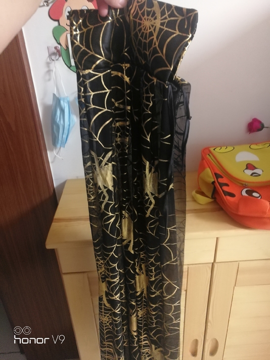 万圣节披风，几乎全新，只用过一次。