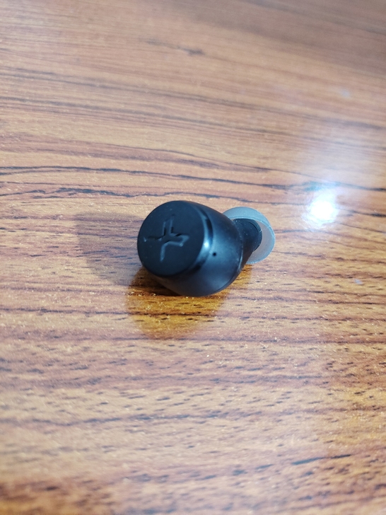 漫步者x3右耳   一切正常，有质量问题可...