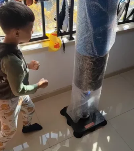 儿童拳击沙袋不倒翁，1.4米高，9.9成新...