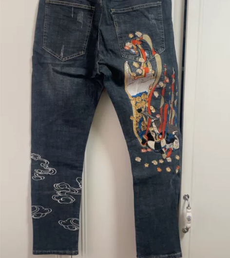 微牛品牌刺绣牛仔裤，适合腰围二尺六七的，就...