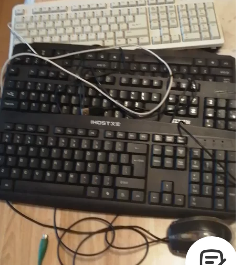 转让电脑键盘，有需要者请联系，天津市自提。...