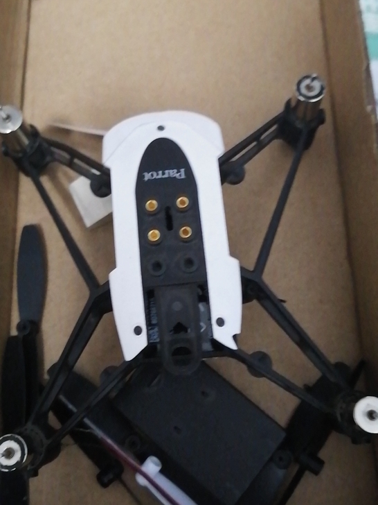 派诺特无人机400卖,实在想要340送黑桨...