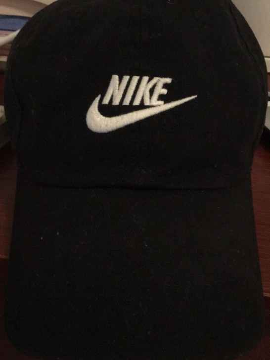 nike正品棒球帽，从旗舰店购买，一经售出...