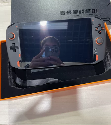 壹号本onexplayer游戏机 i7十一...