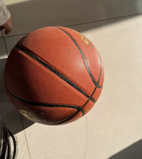 篮球50卖 感兴趣的话点“我想要”和我私聊...