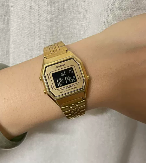 卡西欧Casio复古小金表女士LA680W...