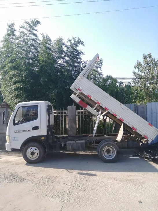 出售2014年原车自卸货车，3.3米车厢4...