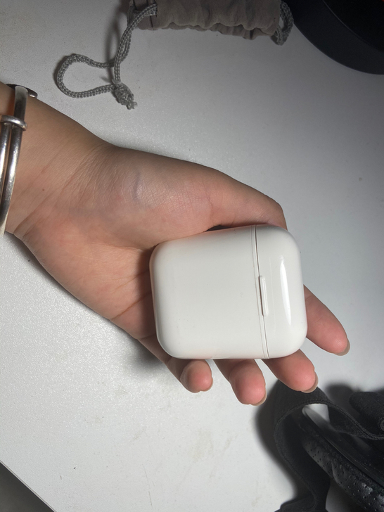 男朋友中二买的耳机，没用过几次，主要是跑步...
