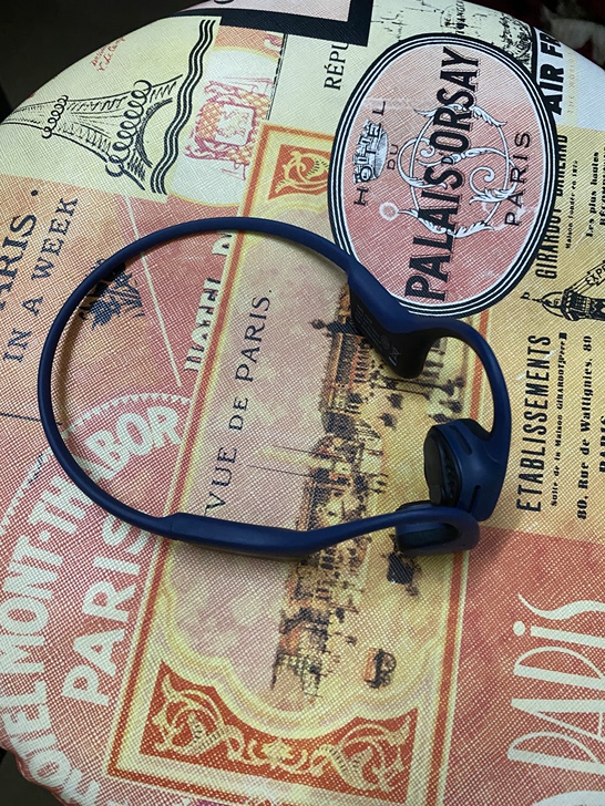 闲置骨传导无线蓝牙耳机。个人体验可用8小时...