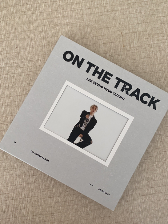 李承协solo专辑 on the trac...