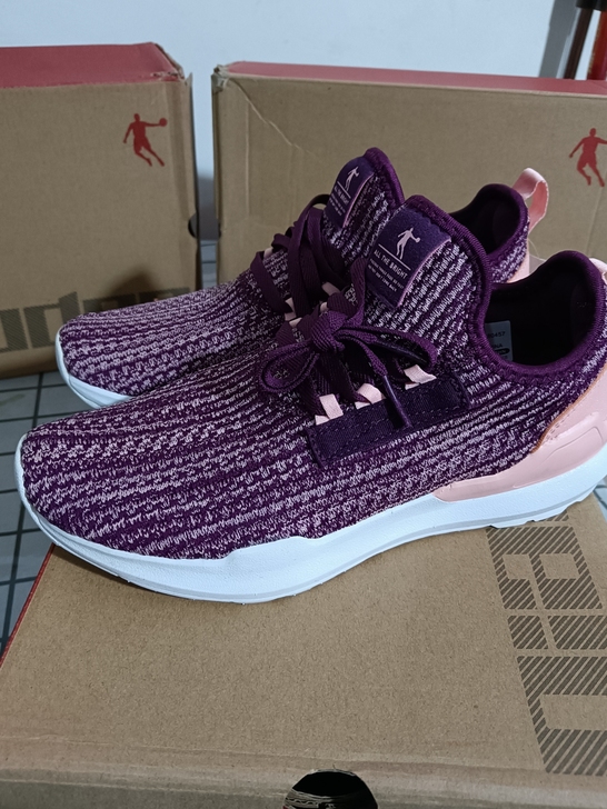 全新乔丹37码女子休闲运动跑步鞋，鞋子是春...