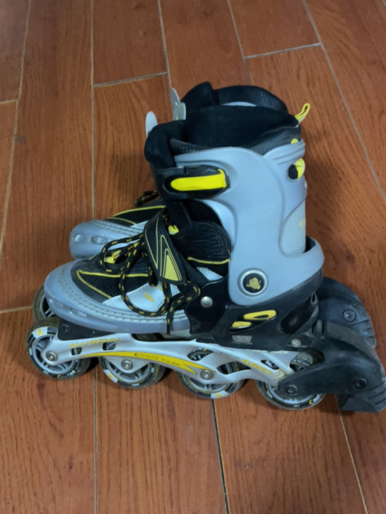 只穿一次可调节38号至41号旱冰鞋