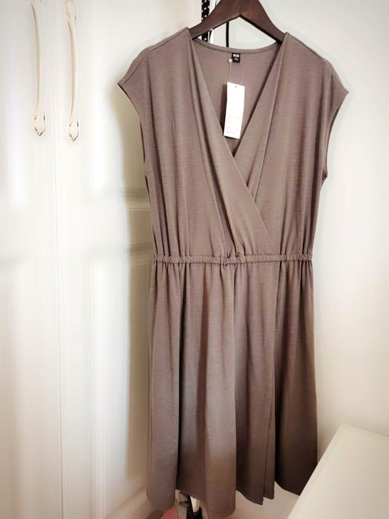 优衣库连衣裙，灰色，带吊牌全新，L码