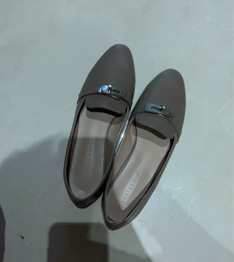 36码单鞋，全新 感兴趣的话点“我想要”和...