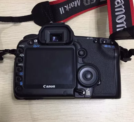 因爱上微单，出手心爱相机。 佳能5D2全画...