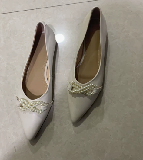 全新 没穿过 真皮珍珠平底单鞋 牛筋底 感...