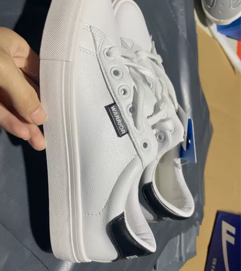 回力小码福利低帮白黑皮面小白鞋，只有全白色...