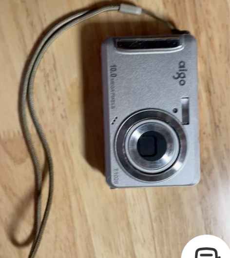 一台封存已久的爱国者相机，可能已经不能使用...