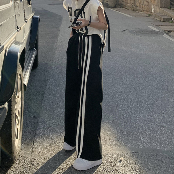 休闲裤全新的，买回来没穿过，质量很可料子也...