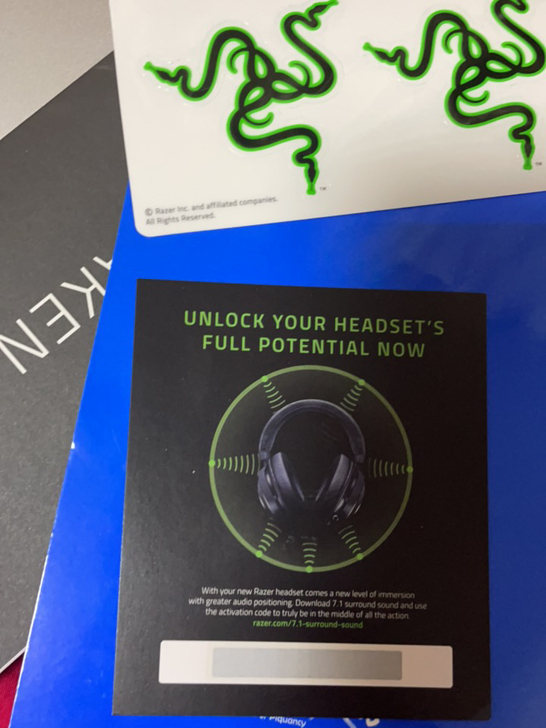 雷蛇官方正品，因为耳机泡水了，只能出了。