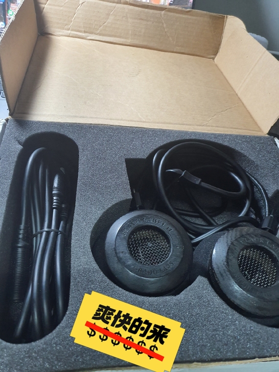 歌德黑标2,耳机成色不错,全套包括箱子、耳...