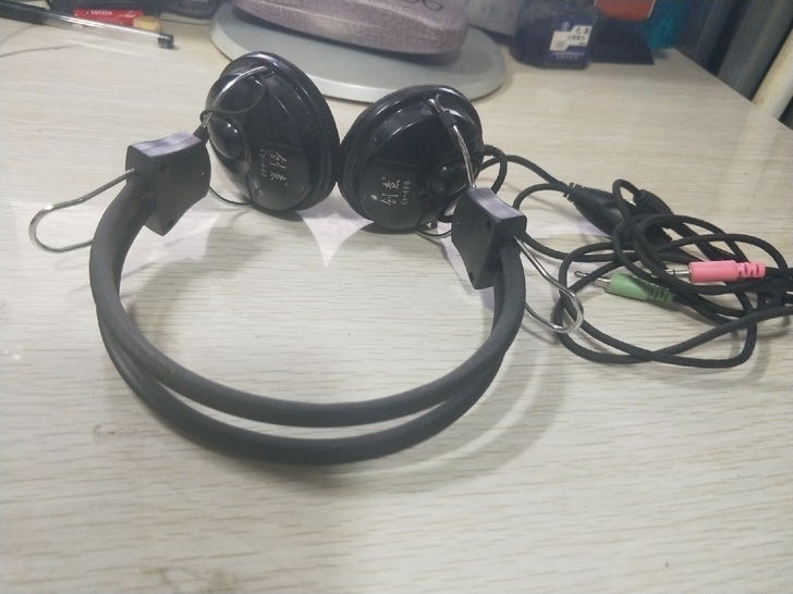 品牌：创意，头戴式耳机，带麦克风有线手机平...