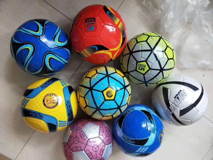 特价处理全新五号足球，包邮30元两个  成...