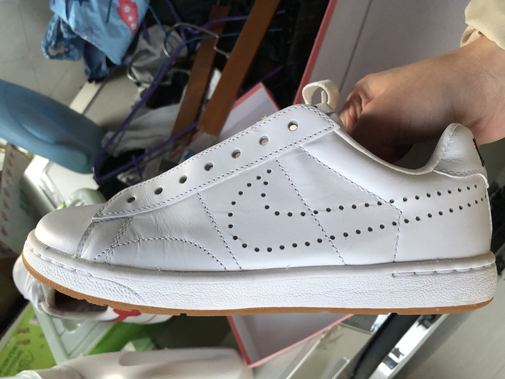 耐克板鞋，36码，就穿过一次！买小了半码，...